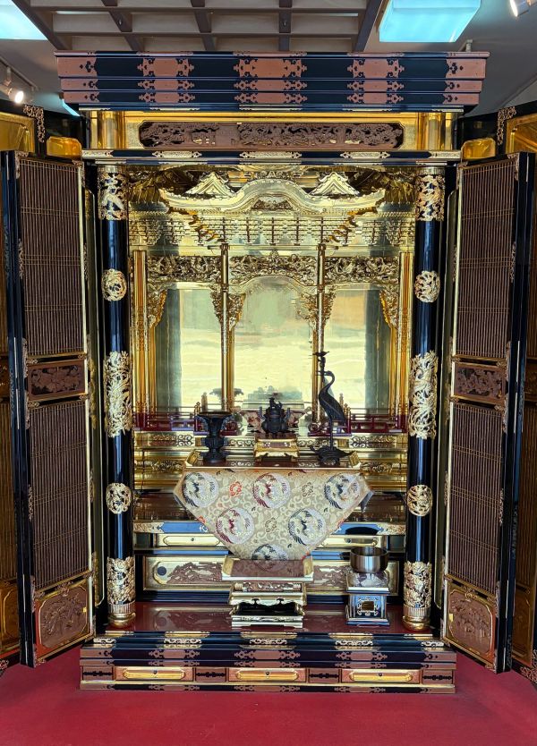 縦長の仏壇写真2